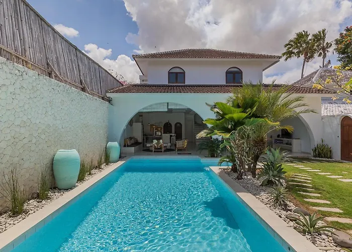 Сasa de vacaciones 3 Bedr Mediterranean Vibes Private Pool 5min Seminyak
