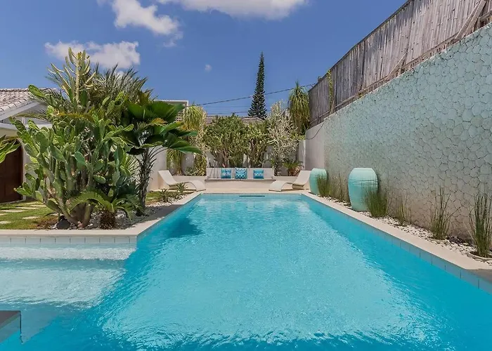 Сasa de vacaciones 3 Bedr Mediterranean Vibes Private Pool 5min Seminyak